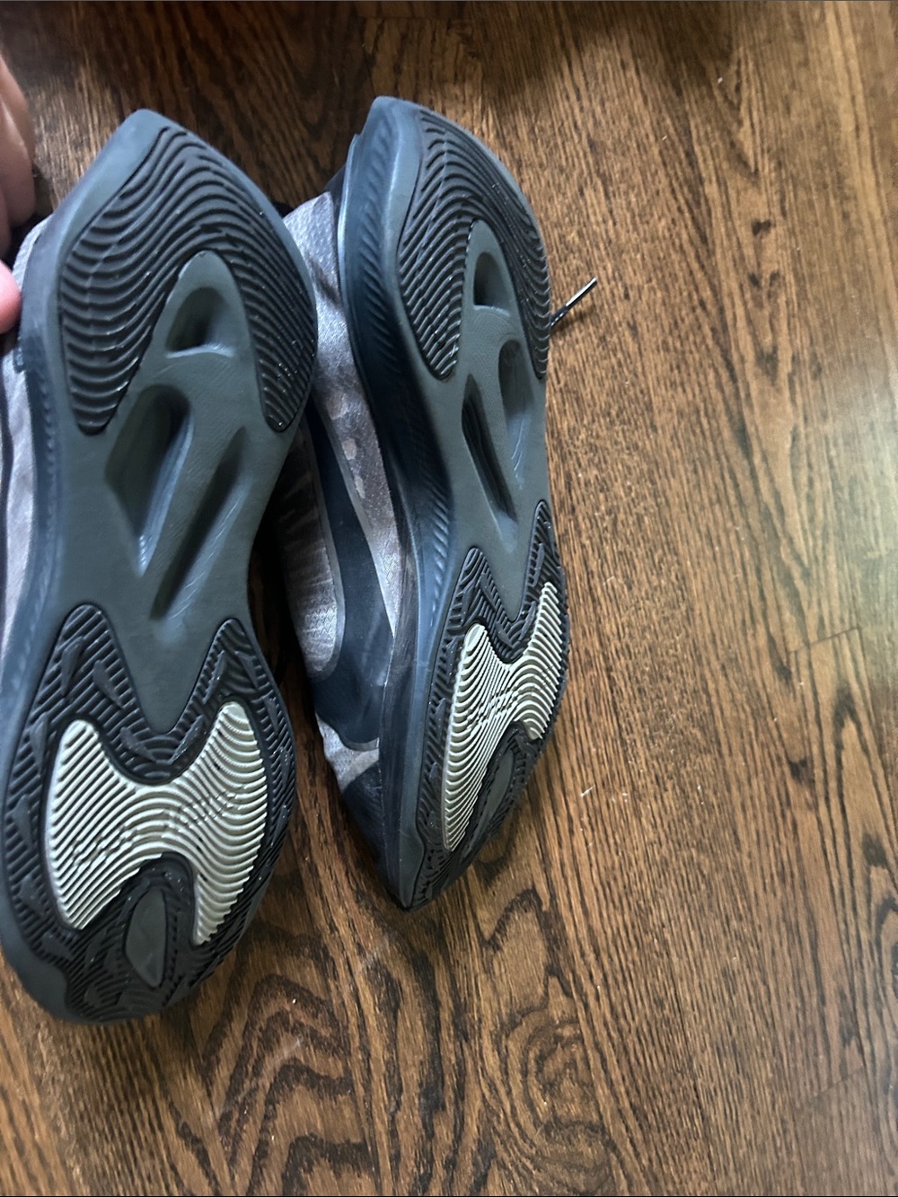 Men's Zoom Gravity Running Shoes - Picture 5 of 8